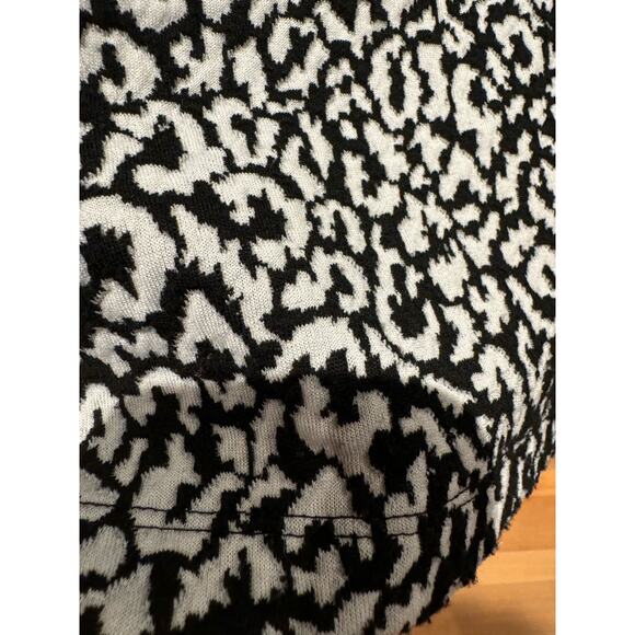 Anthropologie Postage Stamp Short Sleeve Animal Print - Picture 2 of 7